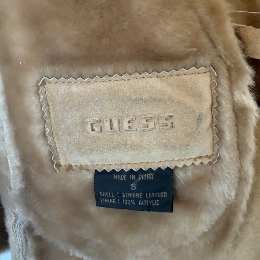 Vintage Guess leather Jacket fur collar - Picture 5 of 9